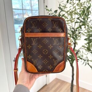 ✅AUTHENTIC✅LOUIS VUITTON DANUBE CROSSBODY BAG